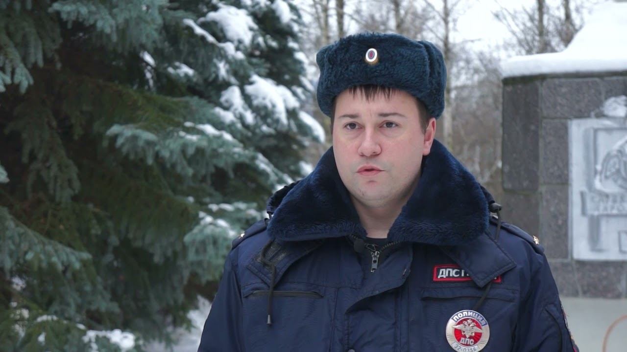 В Брянске сотрудники полиции помогли семье с ребенком быстро добраться до больницы смотреть онлайн