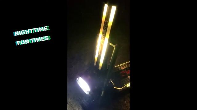 Nighttime Fun Times - Scooter Lightshow With The Qiewa Q-Power 2 смотреть онлайн