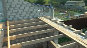 Двускатная мансардная кровля. Установил лаги и готовлюсь к установки прогона!