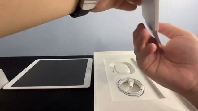 iPad 10.2 inch 8th generation - unboxing and first impressions смотреть онлайн