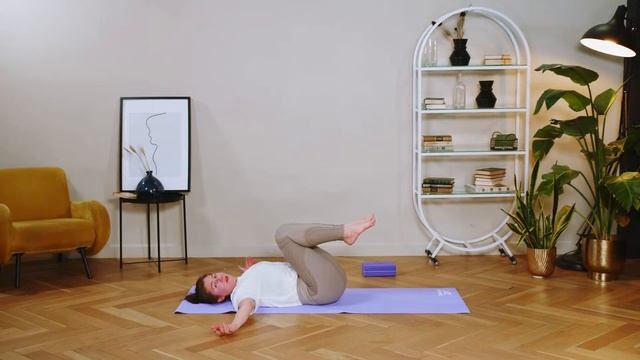 Онлайн-тренировка YOGA с Кариной Абаевой / 28 сентября 2022 / X-Fit смотреть онлайн