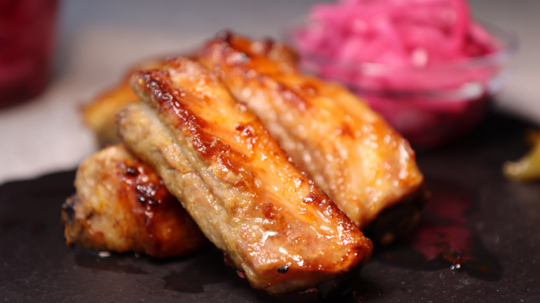 Сочные, ароматные и с хрустящей корочкой. Свиные ребрышки в медовой глазури смотреть онлайн