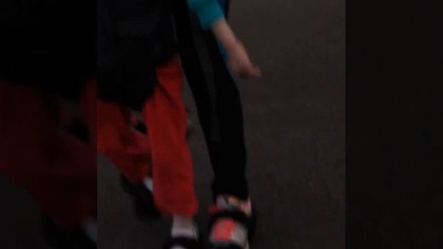 Ruby's 1st walk in an Upsee смотреть онлайн