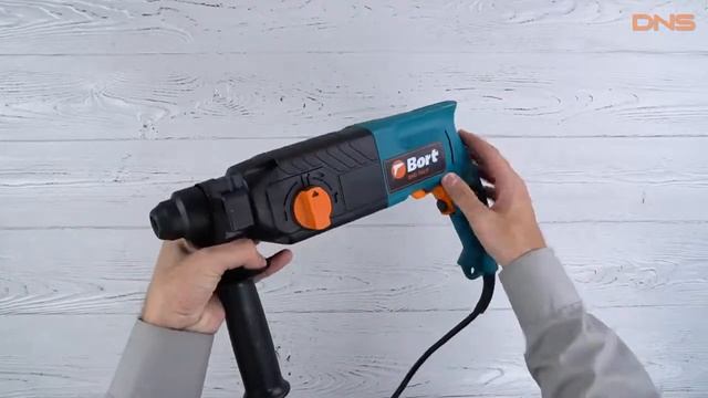 Распаковка перфоратора Bort BHD-700-P / Unboxing Bort BHD-700-P смотреть онлайн