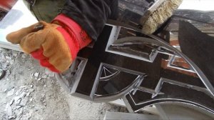 Обкол камня , работа Закольником, создание Шубы на Граните!