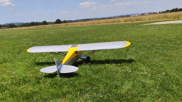 Hangar 9 Carbon Cub 15cc + Saito FG-21 cc 4stroke смотреть онлайн