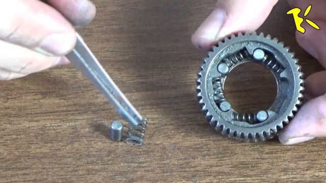 Skoda Felicia car strater - inside of bendix смотреть онлайн