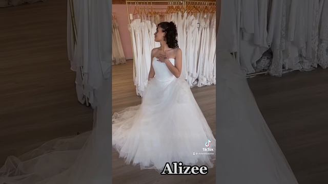 The collection trying from Vera Wang смотреть онлайн