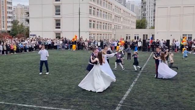 Школа 2089 1 сентября 2022 - Наша Россия - Ласо Максим