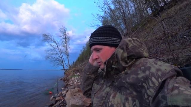 Ночь на берегу реки. Готовим ЯЗЯ на турбо-печке. Рыбалка, бешеный клёв. смотреть онлайн