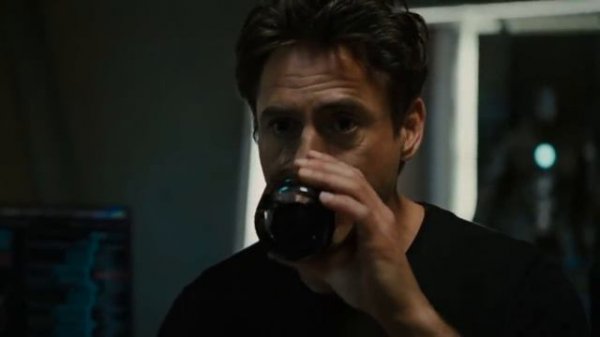 Тони Старк за работой