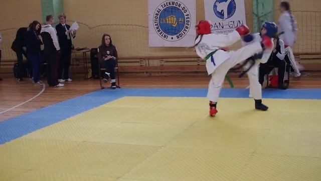 Спаринг, таэквондо, я с зеленым поясом смотреть онлайн