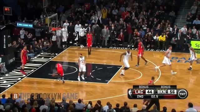 Deron Williams' Mean Crossover on Chris Paul смотреть онлайн