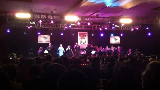 1st Song - New York Voices and Ron King Big Band at Java Jazz Festival 2011 смотреть онлайн