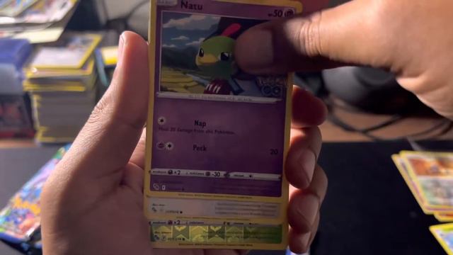 Pokémon Go - Radiant Eevee Collection Box Opening! смотреть онлайн
