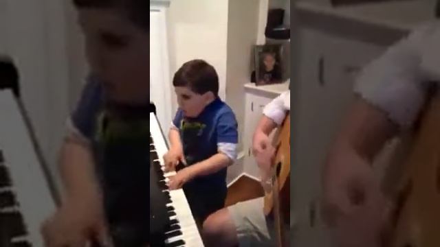 6-летний аутист играет на фортепиано смотреть онлайн