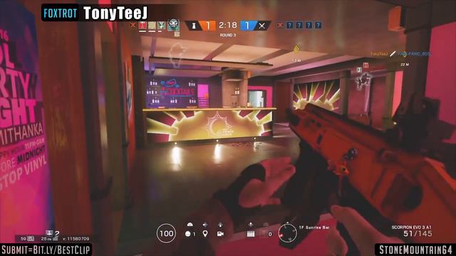 10 INSANE CLUTCHES - Rainbow Six Siege Top 10 Plays - WBCW #225 смотреть онлайн