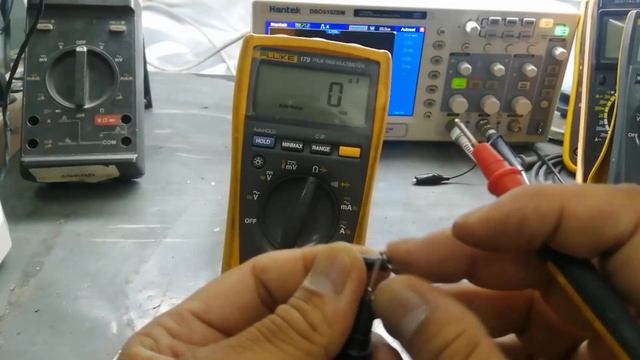 #140 How to Use a Multimeter (Detailed Practical) Haseeb Electronics смотреть онлайн