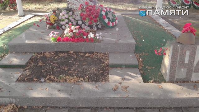 Ленфронт памяти Вырица, возле жд вокзала, братская могила смотреть онлайн