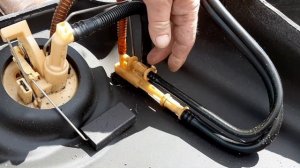 Бак Mercedes W202 в разрезе