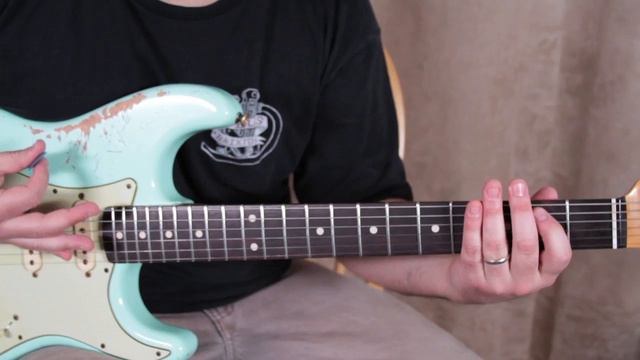 Jimi Hendrix Inspired Blues Rock Guitar Lesson - Blues Vamp Guitar Lesson with Solos смотреть онлайн