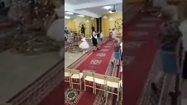 танцы сынок звезда танцпола зеленая рубашка в клетку смотреть онлайн