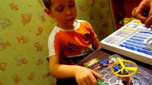 Электронный конструктор  Знаток