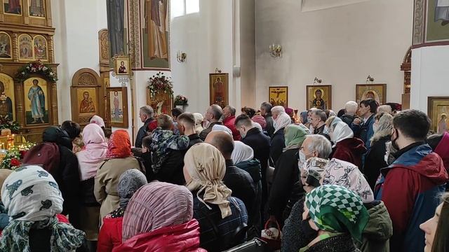 02.05.2021. Православные верующие в минском храме Воскресения Христова смотреть онлайн