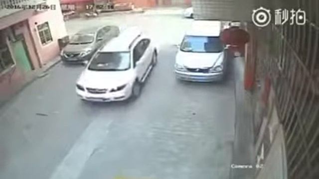 машина переехала ребенка смотреть онлайн