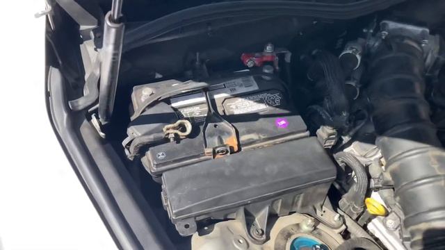 Fixing Check Engine Light and SVC Light on a 2006 Lexus IS250 смотреть онлайн