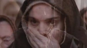 Упала слеза на горячий песок