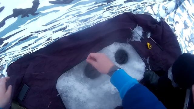 Оскол. Радьковские пески. Зимняя рыбалка. Краткий отчет. смотреть онлайн