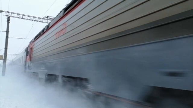 Электровоз ЭП20-077 с поездом Москва - Липецк смотреть онлайн