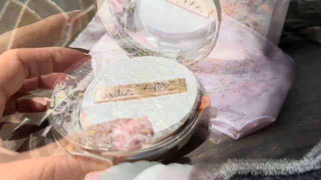 Эффект фарфоровой кожи и прозрачности от Shiseido Snow Beauty смотреть онлайн