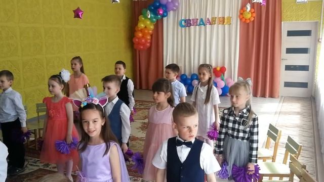 Танец с помпонами смотреть онлайн