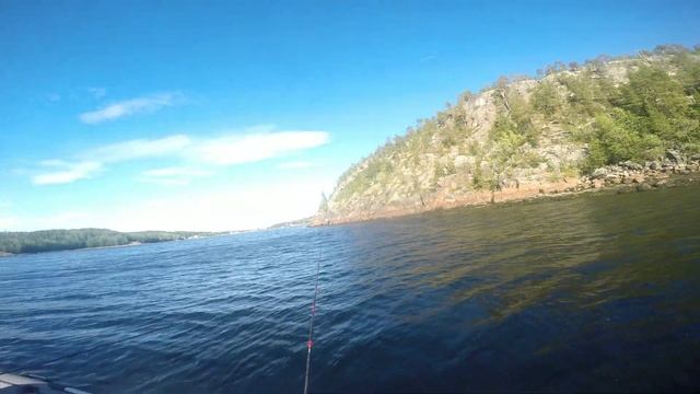 РЫБАЛКА на БЕЛОМ МОРЕ. Дочь первый раз поехала на РЫБАЛКУ и обрыбилась. смотреть онлайн