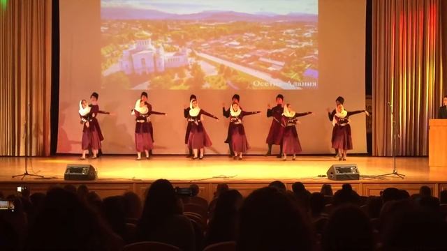 Ансамбль "Черкесия". Моздокский танец. МГУ смотреть онлайн