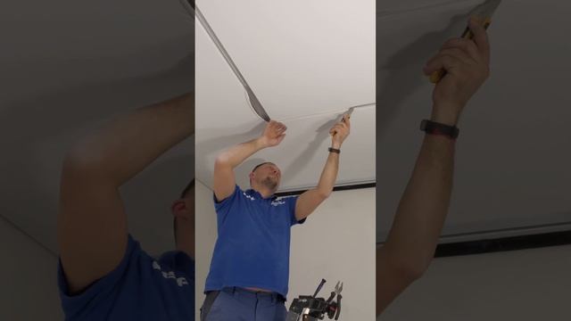 Трековый светильник внутри натяжного потолка смотреть онлайн