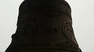 Звонарь Анна Базарова на колокольне храма прп.Серафима Саровского в Дегунино звон после литургии