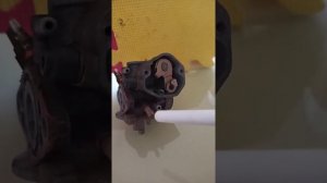 Подключение тросиков и шлангов к карбюратору скутера