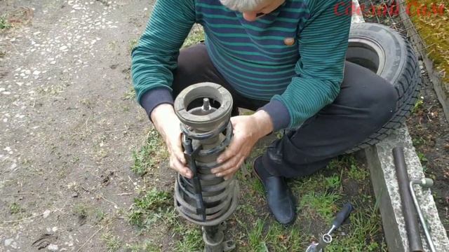 Стук в задней подвеске.Опора стойки,обратный удар .Replacing rear shock absorber support смотреть онлайн