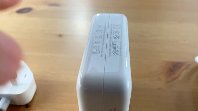 Apple 87W USB-C Power Adapter + Accessories смотреть онлайн