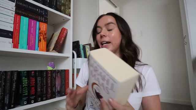 weekly vlog 💌 book shopping + haul, surprise package unboxing & reading journal update! 🌷 смотреть онлайн