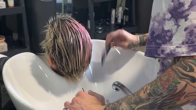 Y2k Hairstyles. Milan Hairshow 2K22. смотреть онлайн