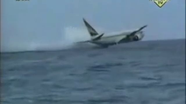 Самолет разбился о воду. смотреть онлайн
