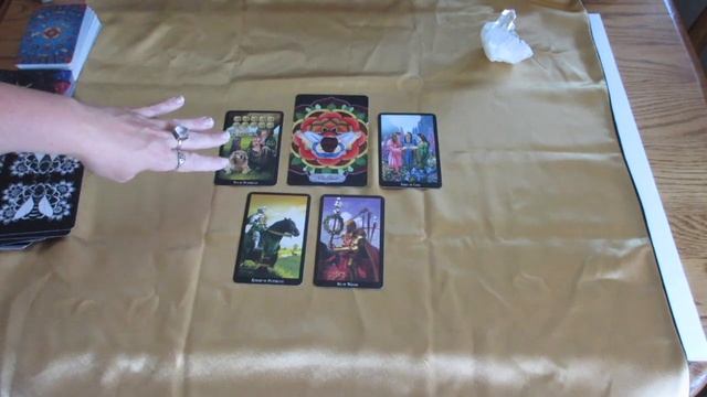 Reading with Multiple Tarot and Oracle Decks - Sweet Downloadable смотреть онлайн