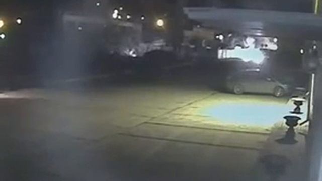 Поджигатель чуть сам не сгорел заживо смотреть онлайн