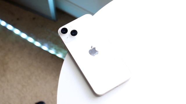 iPhone 15 Mini смотреть онлайн