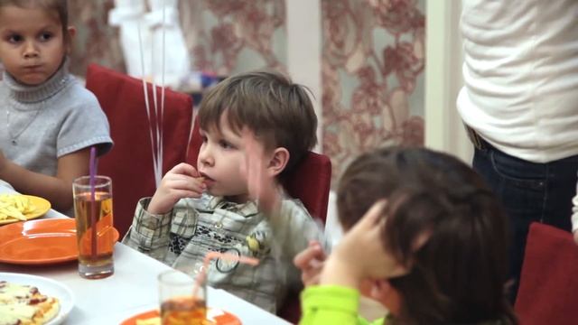 Детский день рождения в кафе-театре "Белый Кролик" в СПб смотреть онлайн