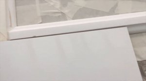 Восстановление эмали на двери из массива бука, неглубокая вмятина и скол.